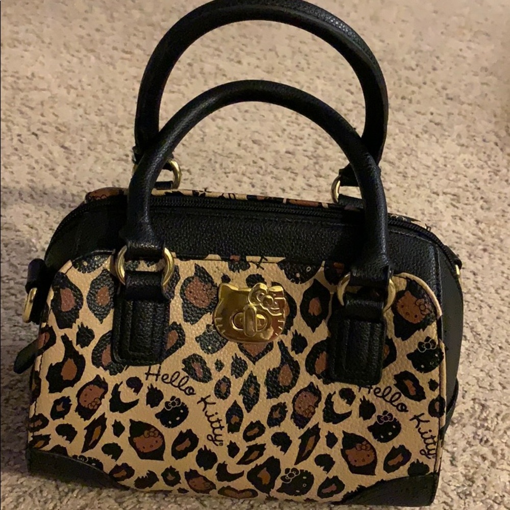 Adorable Hello Kitty purse
